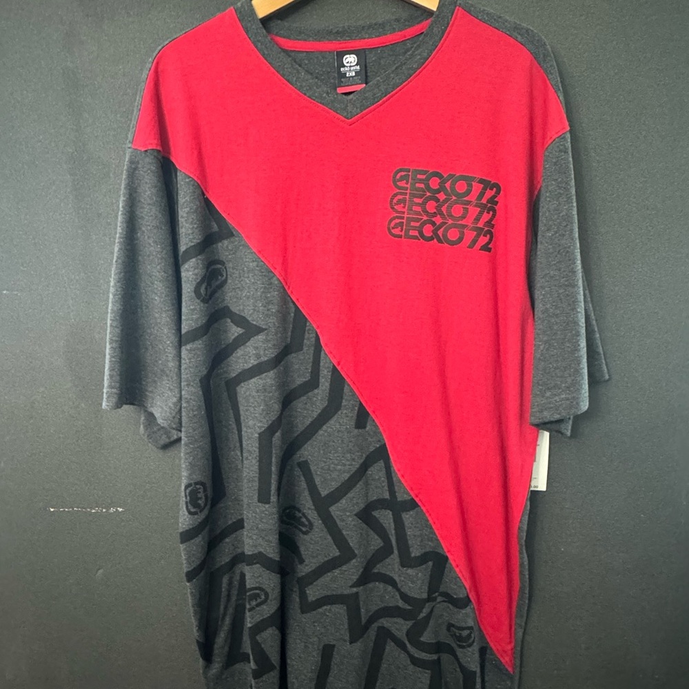 Ecko Unlimited Men's V-Neck Red and Gray Tee